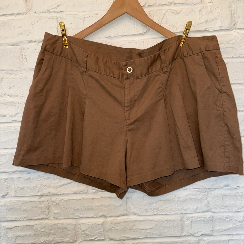 Vintage Old Navy pleated shorts